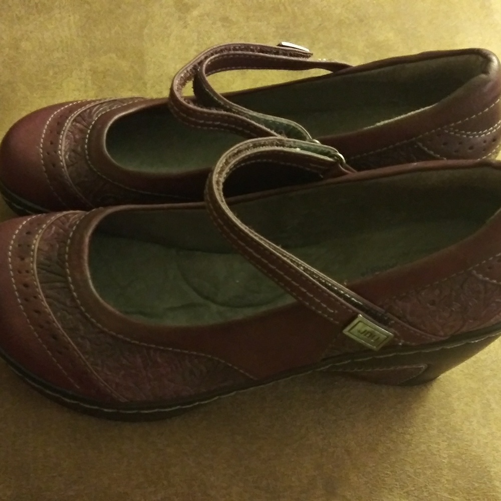 Nwot shoes